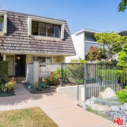 Rent this 3 bed townhouse on 4786 La Villa Marina in Los Angeles, CA 90292