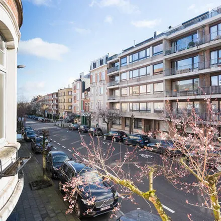 Rent this 4 bed apartment on Rue du Bemel - Bemelstraat 41 in 1150 Woluwe-Saint-Pierre - Sint-Pieters-Woluwe, Belgium