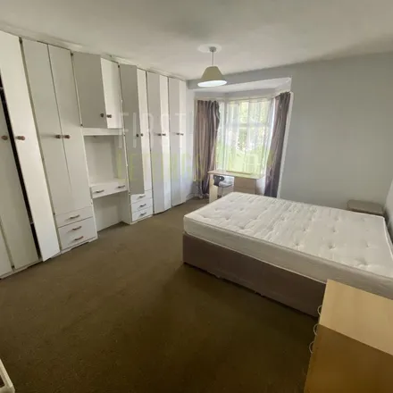 Rent this 4 bed apartment on Noel Street in Leicester, LE3 0DG