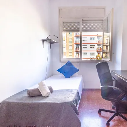 Rent this 5 bed room on Avinguda del Paral·lel in 133, 08001 Barcelona