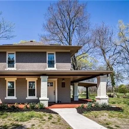 Buy this 4 bed house on 537 Henry Street in Butler, MO 64730