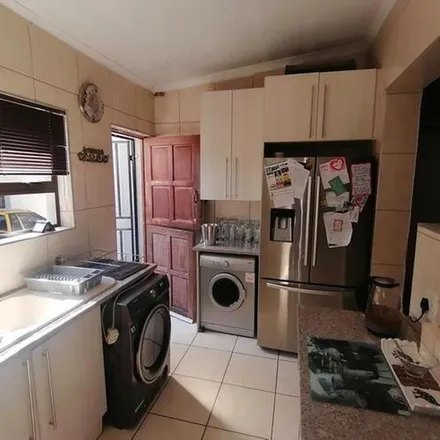 Image 6 - Life The Glynnwood, 33-35 Harrison Street, Western Extension, Benoni, 1500, South Africa - Apartment for rent