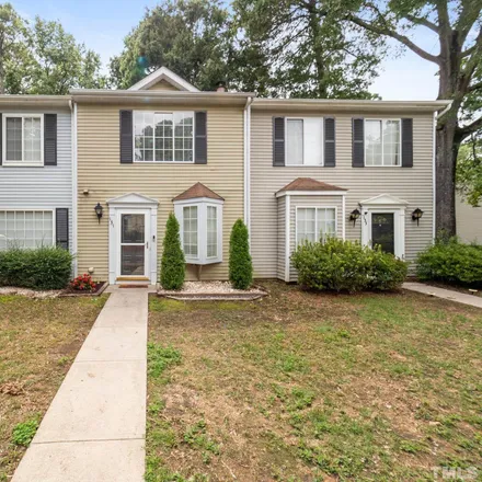 Image 3 - 131 Rosebrooks Drive, Cary, NC 27513, USA - Townhouse for sale