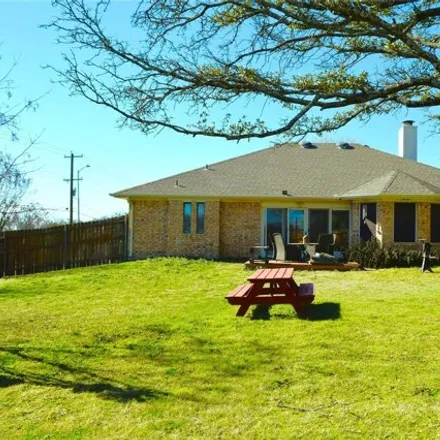 Image 2 - 1214 Westbriar Drive, Weatherford, TX 76086, USA - House for sale
