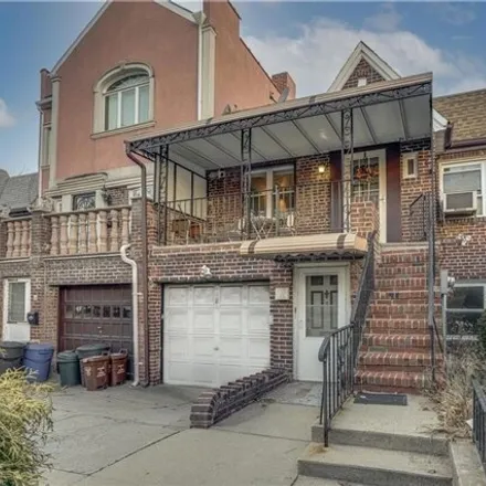 Buy this studio house on 8 Jackson Ct in Brooklyn, New York