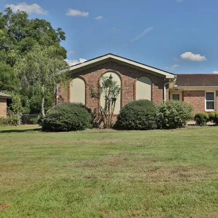 Buy this 3 bed house on 411 Honey Locust Drive in South Fulton, TN 38257