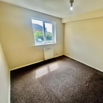 Image 4 - Chantress Close, London, RM10 9YW, United Kingdom - Apartment for rent