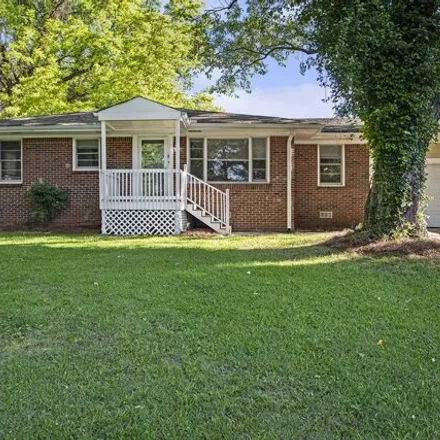 Rent this 3 bed house on 3746 Daisy Drive in Belvedere Park, GA 30032