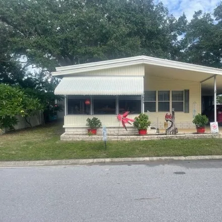 Buy this studio house on 7097 142nd Avenue North in Largo, FL 33771