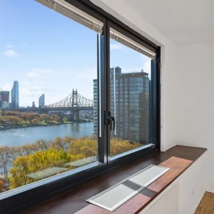 Buy this studio apartment on Rivercross in 501 Main Street, New York