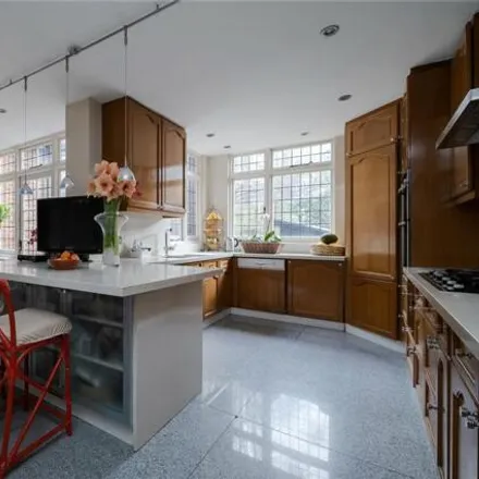 Image 6 - Vale Close, London, W9 1RR, United Kingdom - House for sale