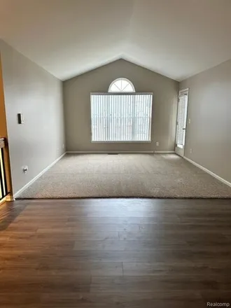 Image 5 - Berkshire Drive, Sterling Heights, MI 48314, USA - Condo for rent