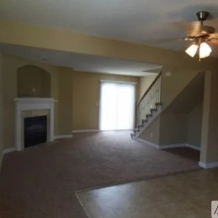 Image 5 - 810 SW Peach Tree Ln, Unit 810 - Townhouse for rent