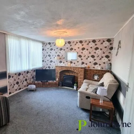 Image 2 - Hornsey Close, Coventry, CV2 1JD, United Kingdom - Townhouse for sale