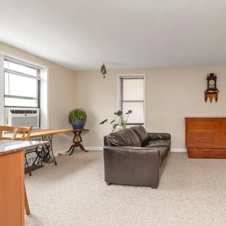 Image 3 - The Arkansas, 84-19 51st Avenue, New York, NY 11373, USA - Apartment for sale