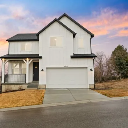 Buy this 6 bed house on 120 Crestwood Road Way in Kaysville, UT 84037