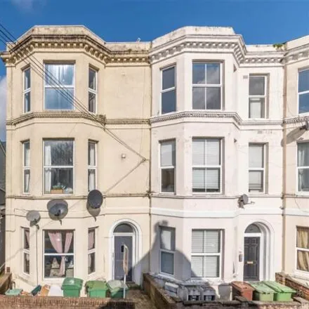 Buy this 2 bed apartment on York Road in Royal Tunbridge Wells, TN1 1JD