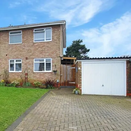 Buy this 3 bed duplex on Edgecote Close in Rugby, CV21 4JU