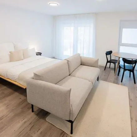 Rent this 1 bed apartment on Generalkonsulat des Königreichs Marokko in Ostparkstraße 35, 60385 Frankfurt