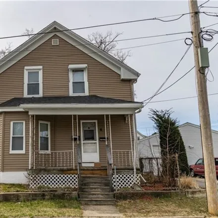Buy this 4 bed house on 4 Cleveland Avenue in Cranston, RI 02920
