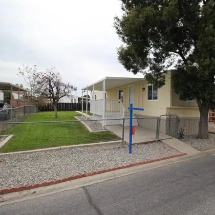 Buy this studio apartment on 318 Hickorywood Lane in Kern County, CA 93308