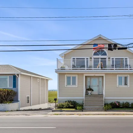Buy this 3 bed house on 549 Ocean Boulevard in Hampton Beach, Rockingham County