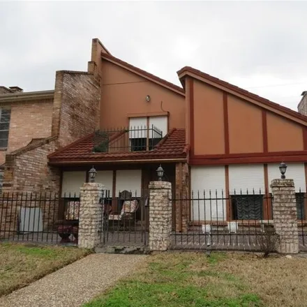 Buy this 2 bed house on Golfcrest Country Club in 2509 Country Club Drive, Pearland