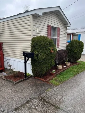 Buy this studio apartment on North 1st Street in Mentor, OH 44060