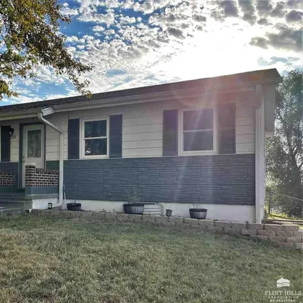 Buy this 4 bed house on 1515 Johnson Drive in Junction City, KS 66441