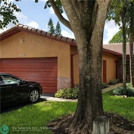 Buy this 6 bed house on Coral Springs Alpha Day in Coral Springs Drive, Coral Springs