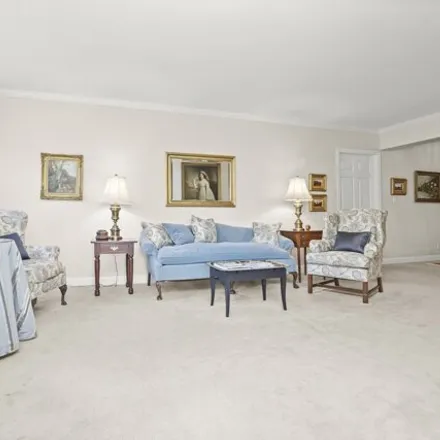 Image 4 - 25 Putnam Hill Road, Greenwich, CT 06830, USA - House for sale