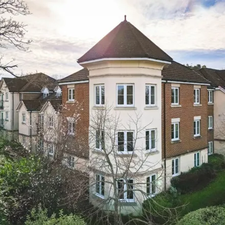 Buy this 1 bed apartment on 22 Warwick Road in Reading, RG2 7AX