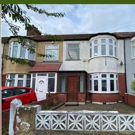 Rent this 4 bed townhouse on Morley Avenue in Upper Edmonton, London