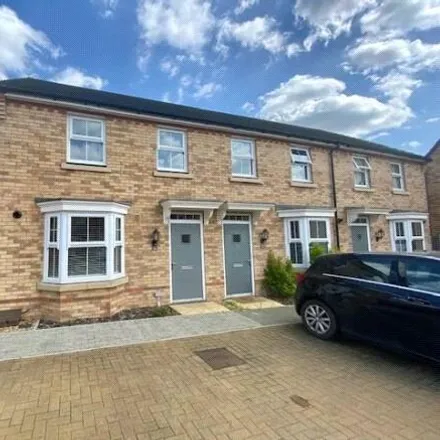 Rent this 3 bed house on Remus Close in Wolverton, MK11 4AB