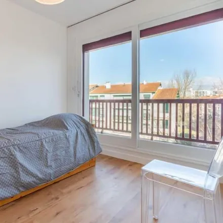Rent this 3 bed apartment on Saint-Jean-de-Luz in 44 Boulevard Victor Hugo, 64500 Saint-Jean-de-Luz
