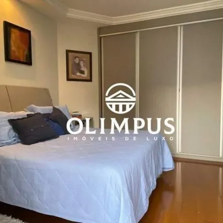 Buy this 3 bed apartment on Avenida Alexandre Ribeiro Guimarães in Saraiva, Uberlândia - MG