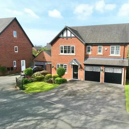 Buy this 5 bed house on Oaks Close in Aston, Cheshire