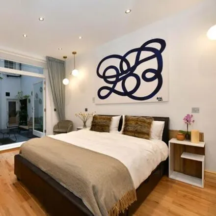 Image 5 - Sheridan Court, 55-81 Barkston Gardens, London, SW5 9AF, United Kingdom - Apartment for sale