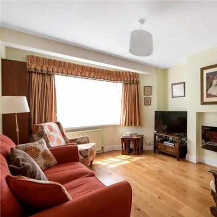 Image 3 - Ruskin Walk, Blackbrook, London, BR2 8EP, United Kingdom - Townhouse for sale