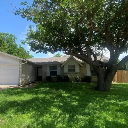 Rent this 4 bed house on 1699 Roanoke Street in Arlington, TX 76014