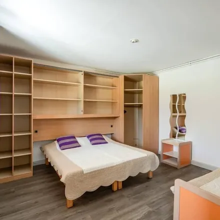 Rent this 1 bed house on 84210 La Roque-sur-Pernes