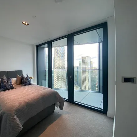 Image 4 - Amory Tower, 199-207 Marsh Wall, Canary Wharf, London, E14 9ZH, United Kingdom - Apartment for rent