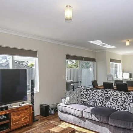 Image 6 - Keymer Street, Cloverdale WA 6105, Australia - Townhouse for rent