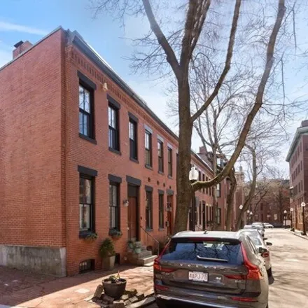 Image 2 - 16 Cazenove Street, Boston, MA 02117, USA - House for sale
