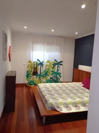 Rent this 4 bed room on Rua do Cabo Carvoeiro in 4455-413 Matosinhos, Portugal