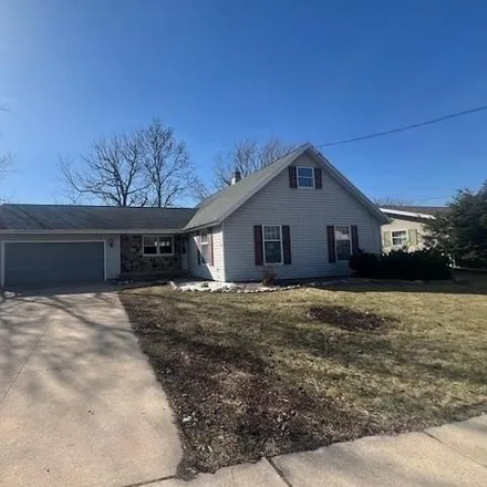 Buy this 3 bed house on 379 East 20th Street in Kaukauna, WI 54130