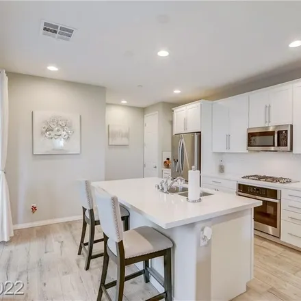 Image 9 - 249 West Kimberly Drive, Henderson, NV 89015, USA - Townhouse for sale