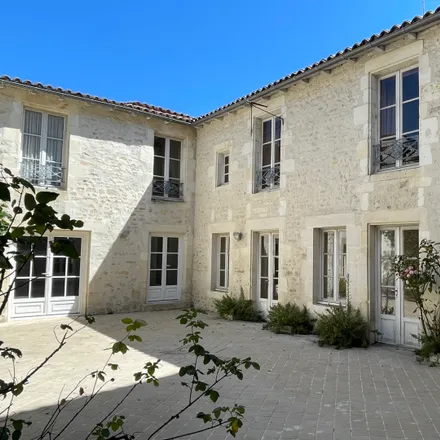 Buy this 7 bed townhouse on 3 Rue du Petit Champ in 17400 Saint-Jean-d'Angély, France