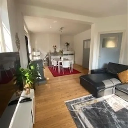 Rent this 2 bed apartment on Snipes in Rue de Fer 14, 5000 Namur
