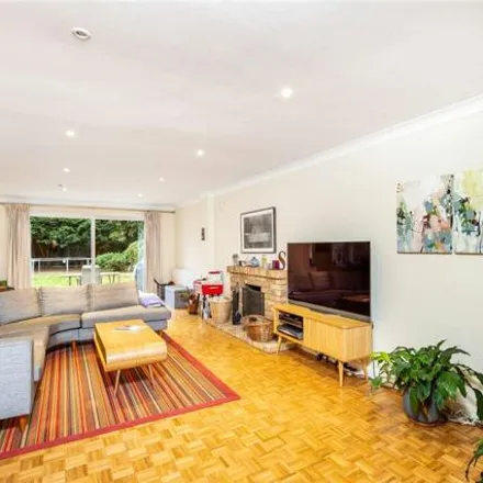 Image 7 - Cardross House, Church Road, London, TW10 5HG, United Kingdom - House for rent